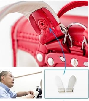 天使のはねは肩ベルト内部に入る