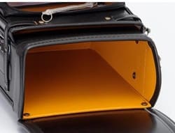 黒川鞄コードバンワイドランドセルの内装はキャメル色の人工皮革