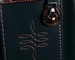 ウエスタンスタイル ロデオ・スペシャルエディションﾗﾝﾄﾞｾﾙの大マチの刺繍